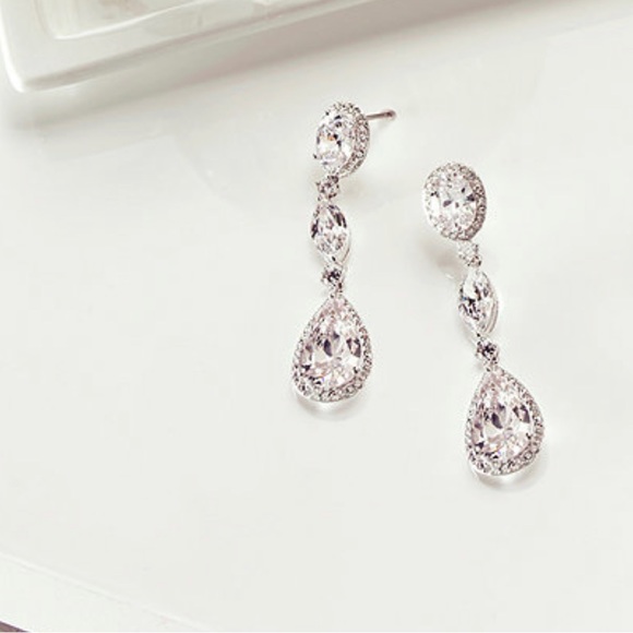 Eliot Danori Oval Crystal Drop Earrings - Picture 2 of 8